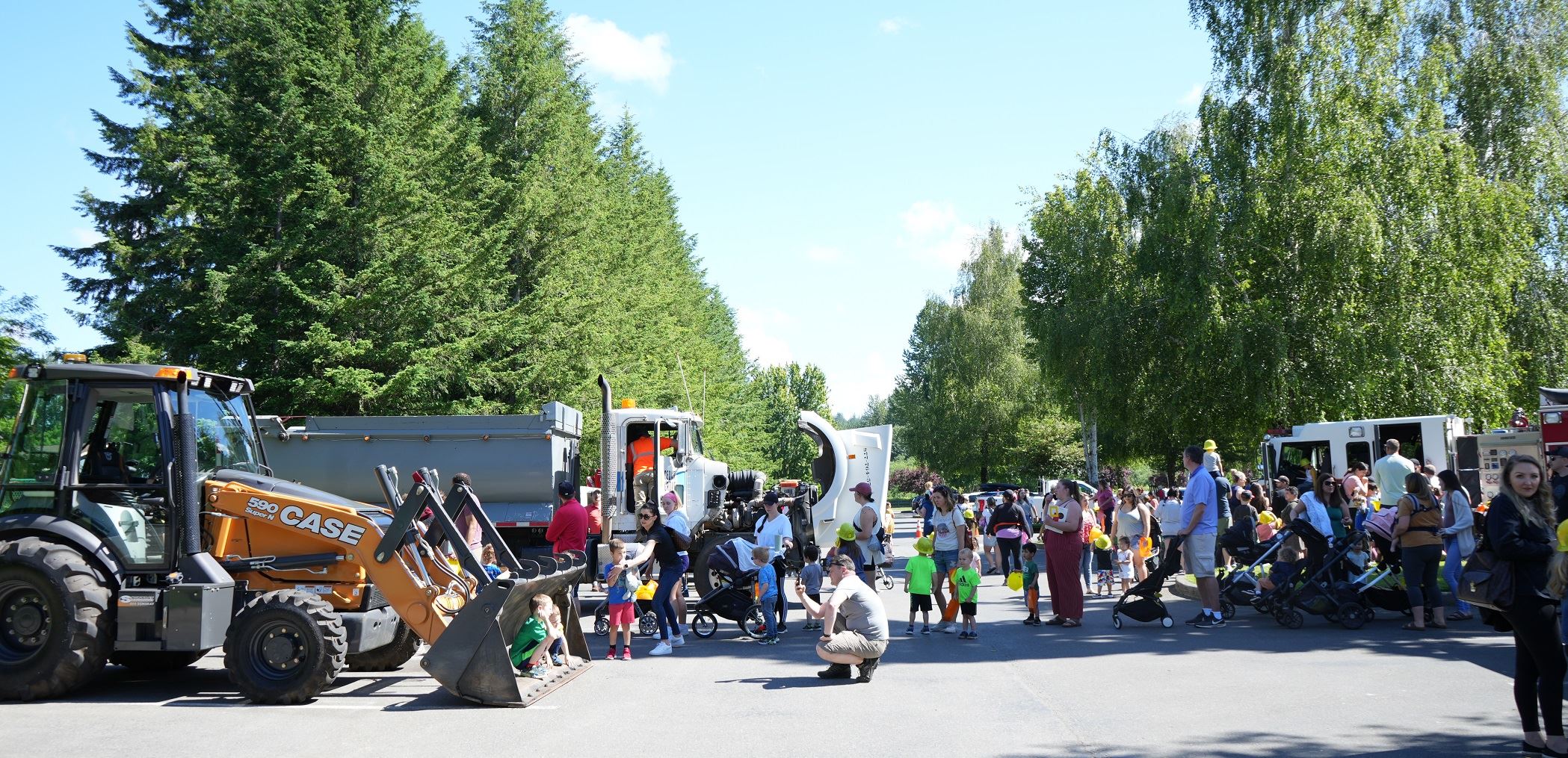 Wide angle big truck day attendees